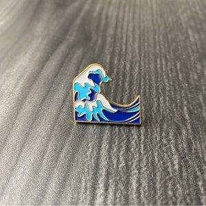 The Great Wave 🌊 Enamel Lapel Pin - Hokusai